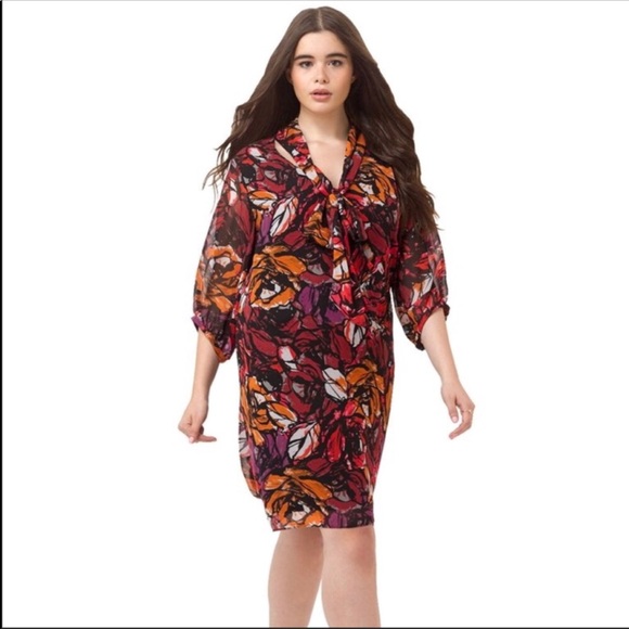 Flattering Gorgeous Tunic Dress with necktie - Picture 4 of 8